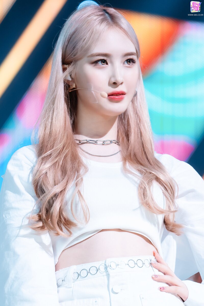 210829 Weeekly - 'Holiday Party' at Inkigayo documents 20