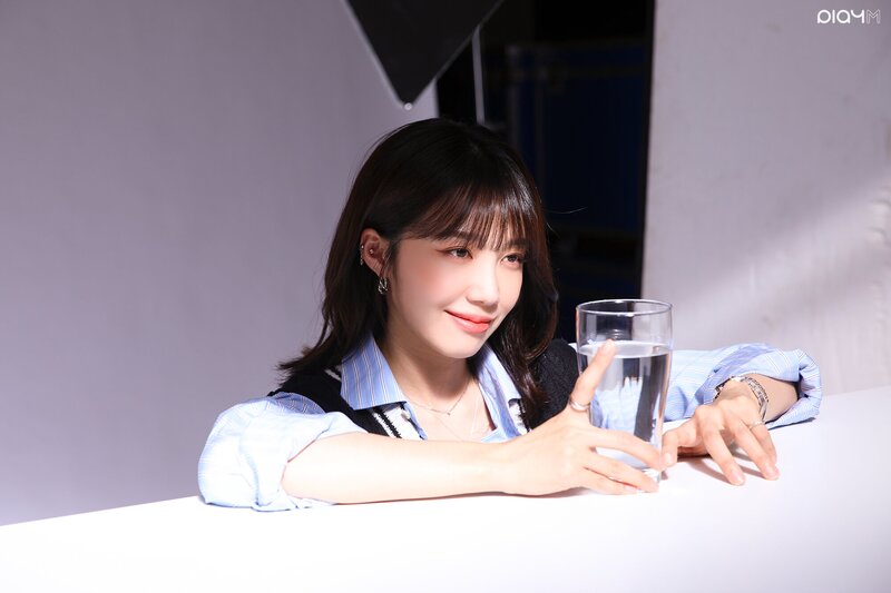 211018 IST Naver post - Apink EUNJI 'Work later, Drink now' drama Poster Shoot behind documents 25