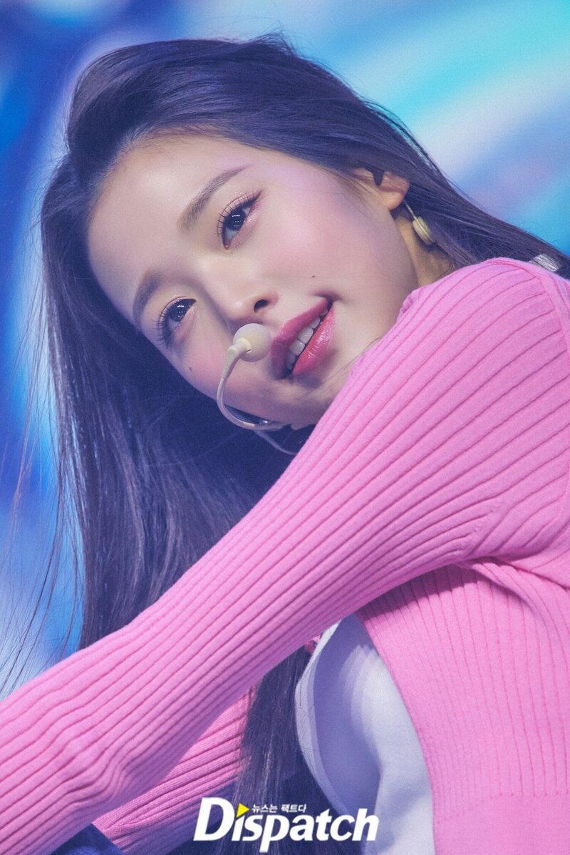 220406 IVE Wonyoung - "LOVE DIVE" Showcase Rehearsal by Dispatch documents 4