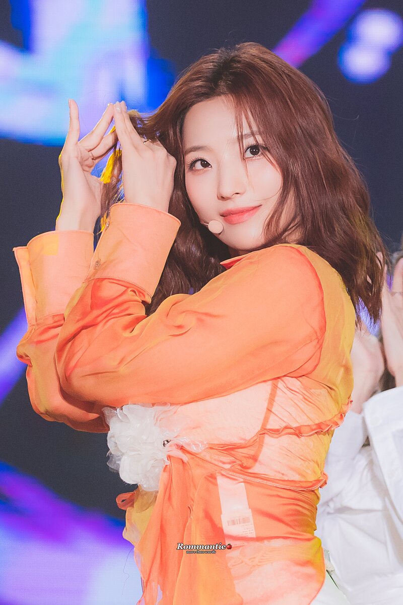 220809 fromis_9 Saerom at KBS Open Concert in Ulsan documents 3