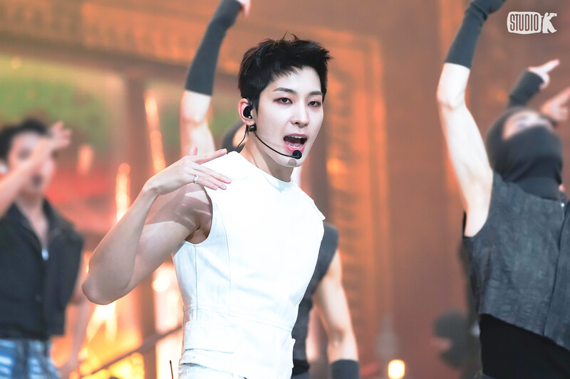 230428 SEVENTEEN Wonwoo - 'Super' at Music Bank documents 12