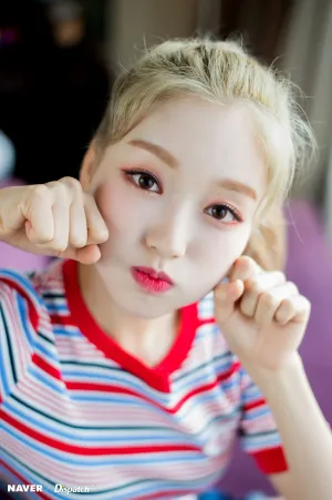 LOONA Go Won Debut Mini Album "+ +" Promotion Naver x Dispatch