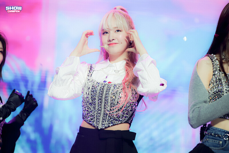 220413 IVE - 'LOVE DIVE' at Inkigayo documents 1