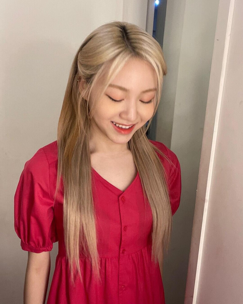 220526 Dahyun Instagram Update (ROCKET PUNCH) documents 6