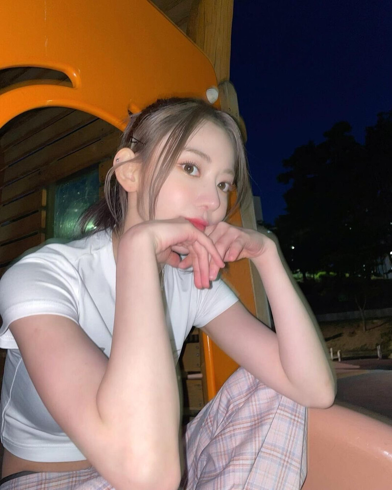 220527 Sakura Instagram Update documents 4