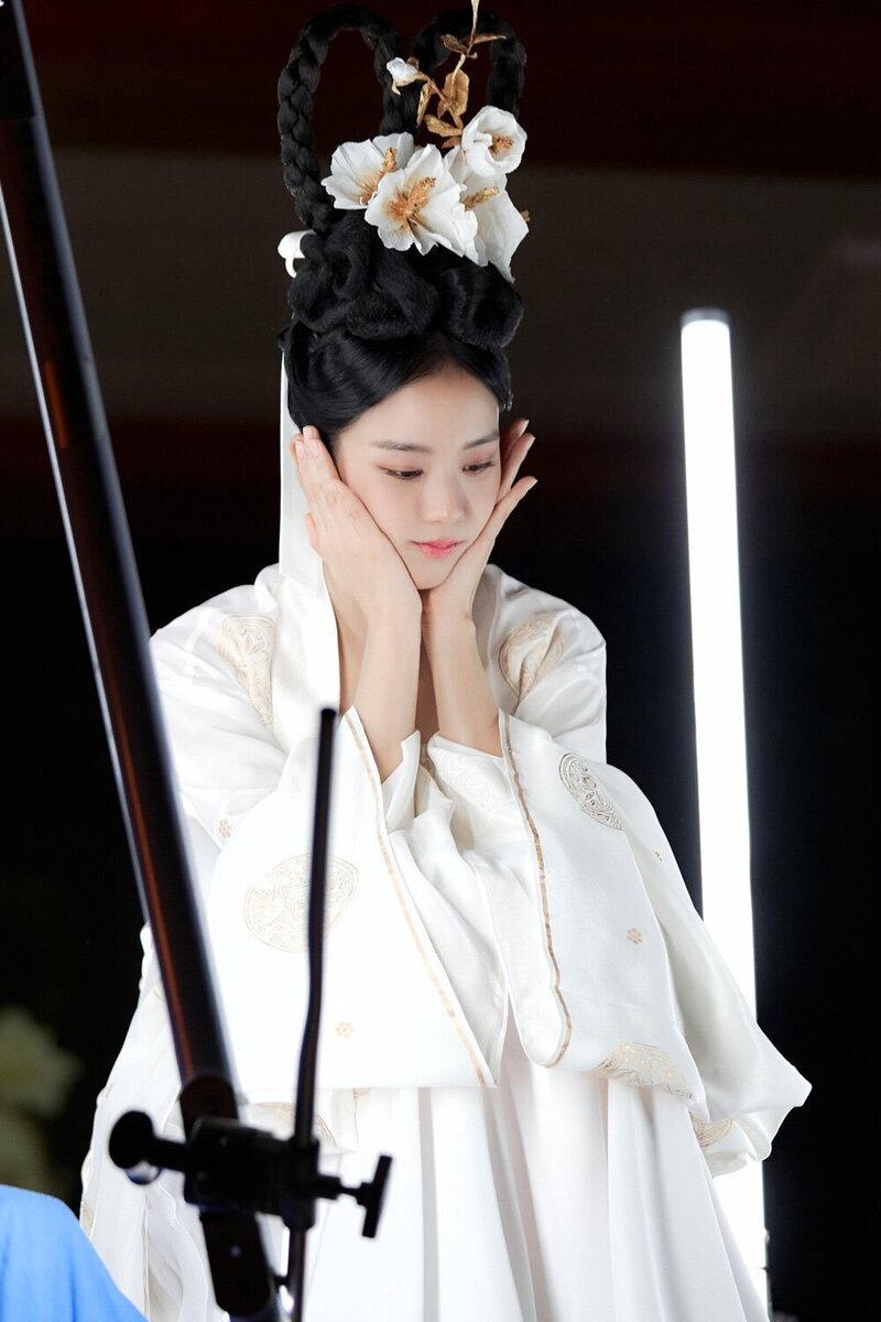 Jisoo as Korean Traditional Fairy in the movie “Dr. Cheon and the lost Talisman” documents 1