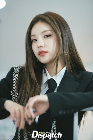 220411 ITZY Yeji 1st Fanmeeting Photoshoot by Dispatch