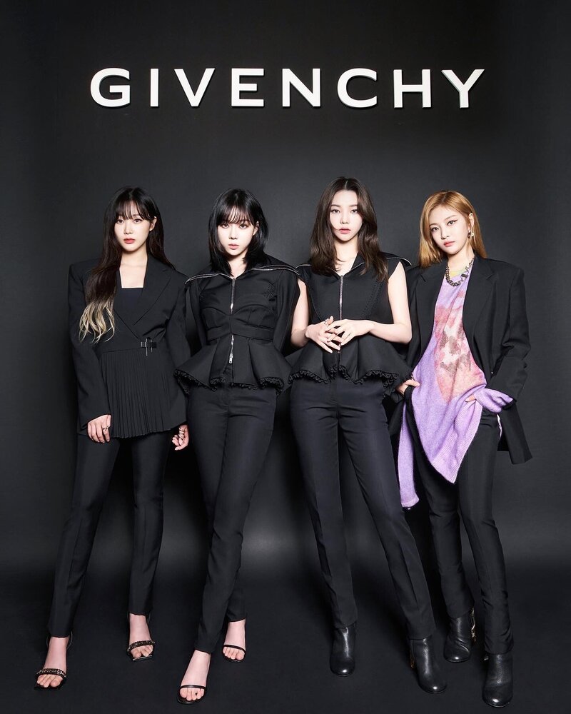 220310 aespa Twitter Update - GIVENCHY F/W 2022 Fashion Show documents 1