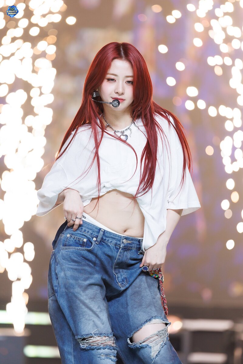 240307 LE SSERAFIM Yunjin - 'EASY' and 'Smart' at M Countdown documents 13