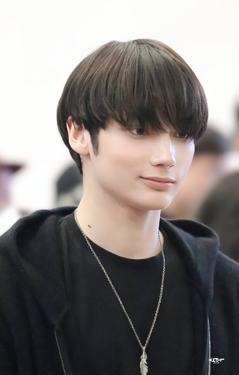 241110 TXT Huening Kai at Gimpo International Airport documents 1