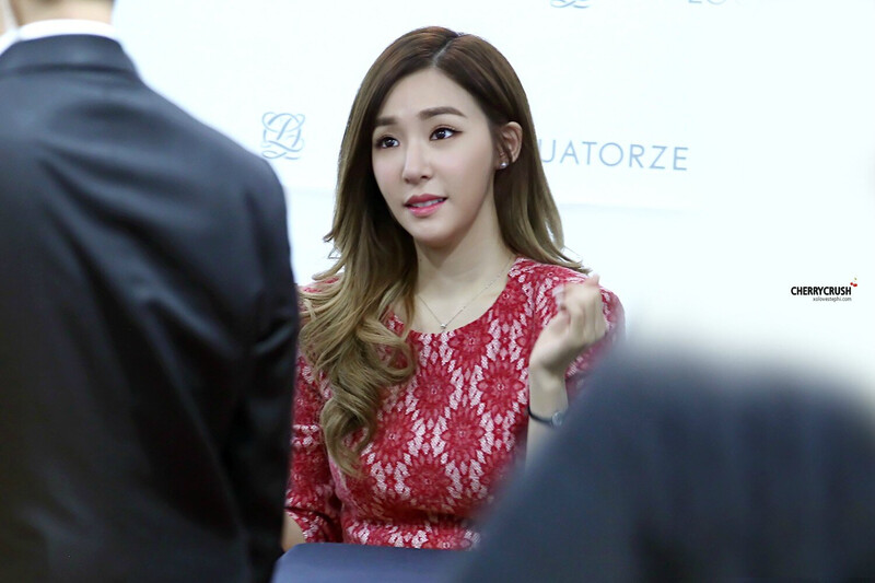 151127 Girls' Generation Tiffany at Louis Quatorze Busan Fansign documents 3