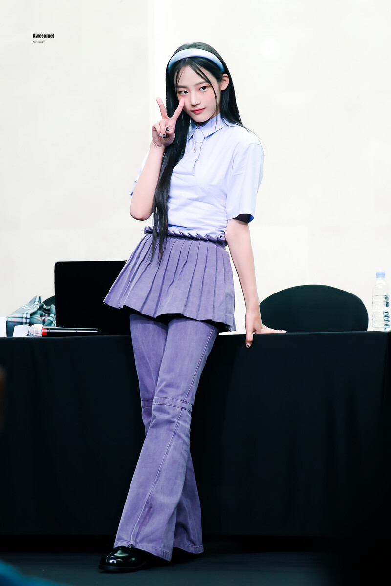 220819 NewJeans Minji - Fansign documents 22