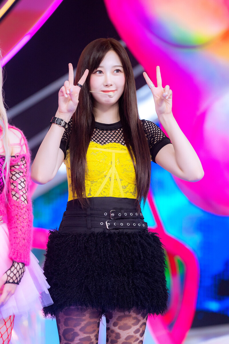 240519 aespa Giselle - 'Supernova' at Inkigayo documents 5