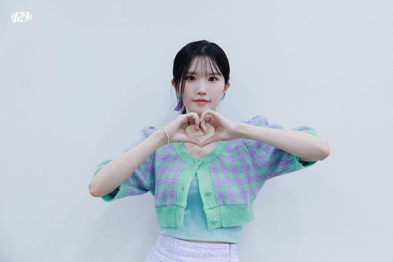 211003 fromis_9 Naver Post - 'Talk & Talk' Music Shows Behind documents 9