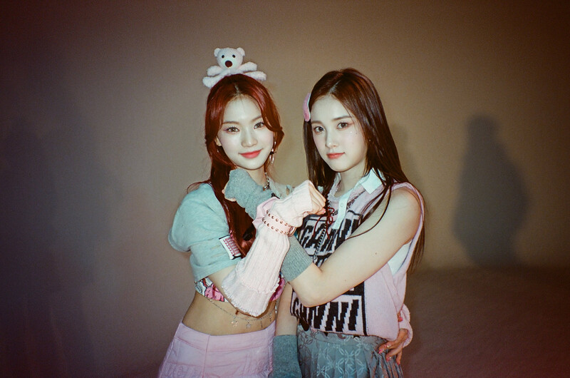 230331 MPD Twitter Update - March Film Camera - STAYC documents 6