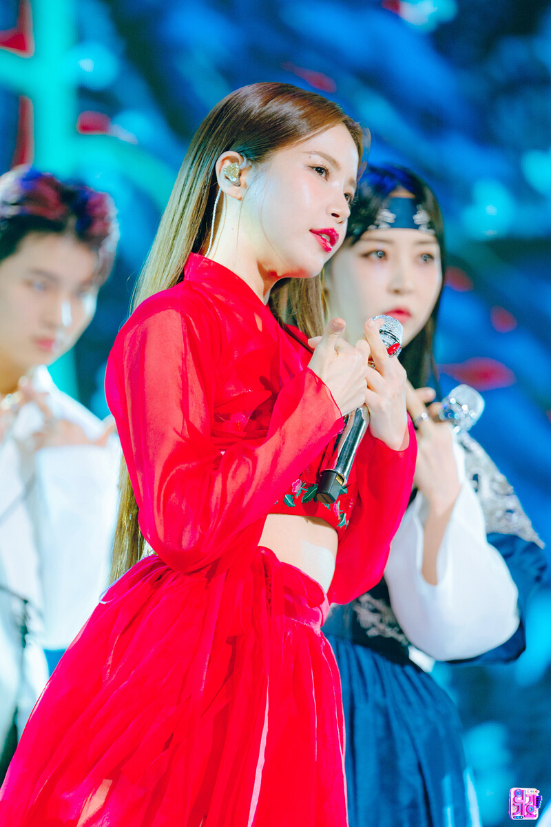 230402 MAMAMOO+ - 'Chico malo' + 'GGBB' at Inkigayo documents 16