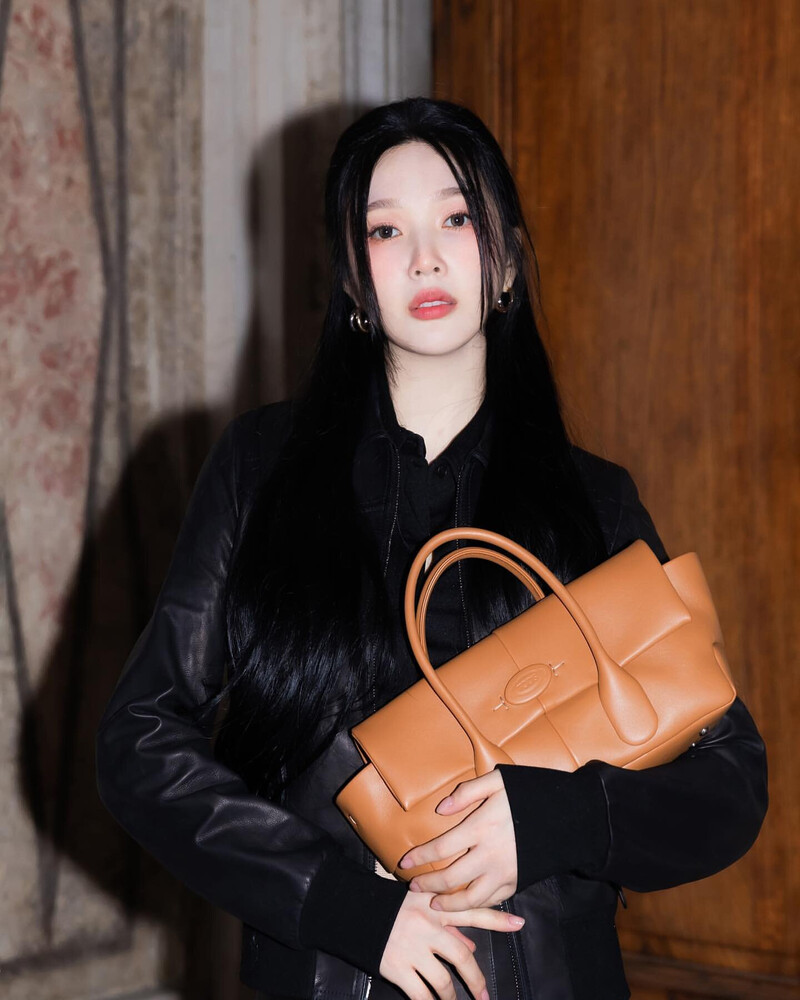 240223 Red Velvet Joy - Tod's F/W 2024 Fashion Show in Milan documents 1