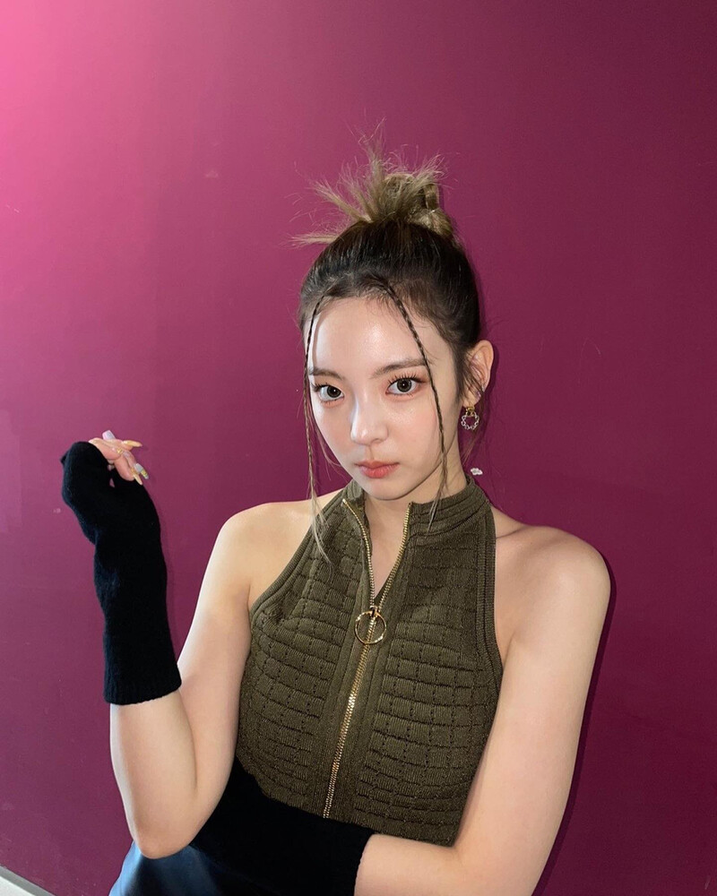 211017 ITZY Instagram Update - Lia documents 2