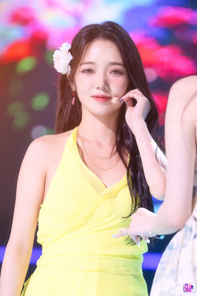 220710 fromis_9 Jisun - 'Stay This Way' at Inkigayo documents 6