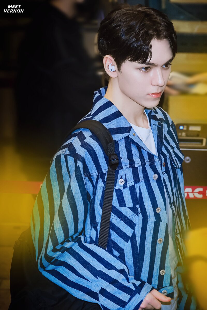 230817 Vernon at the Gimpo International Airport documents 1