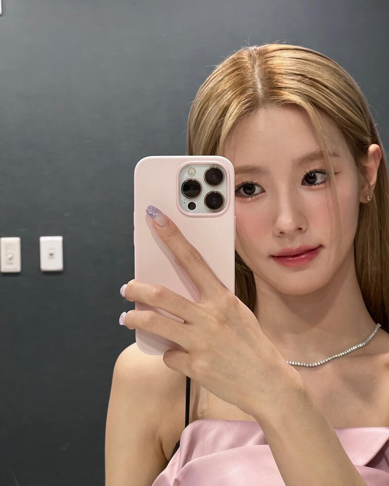 220623 (G)I-DLE Miyeon SNS Update documents 7