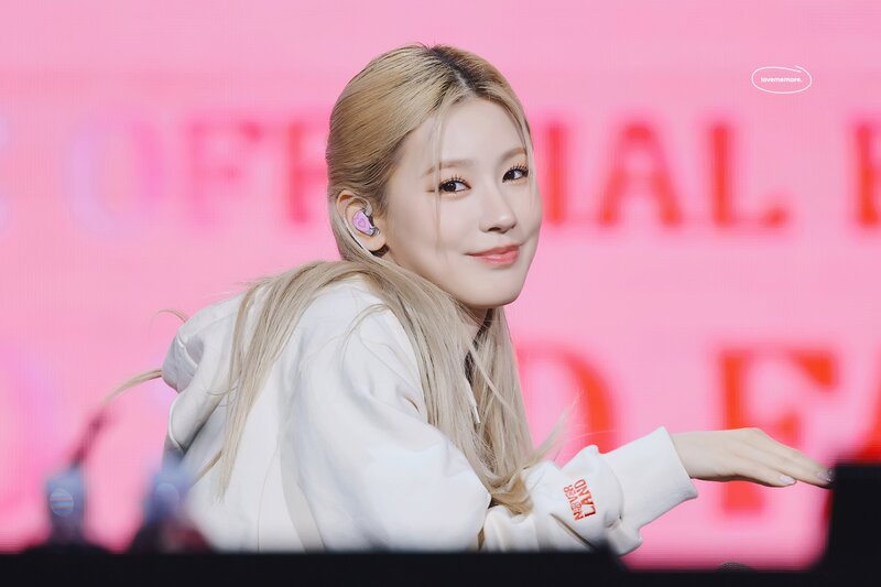 230129 (G)I-DLE Miyeon documents 4