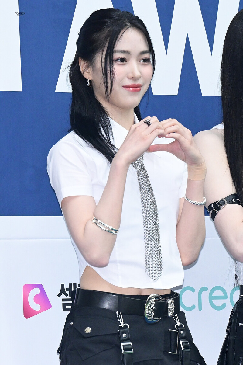 240822 ITZY Ryujin - 2024 K-World Dream Awards documents 5