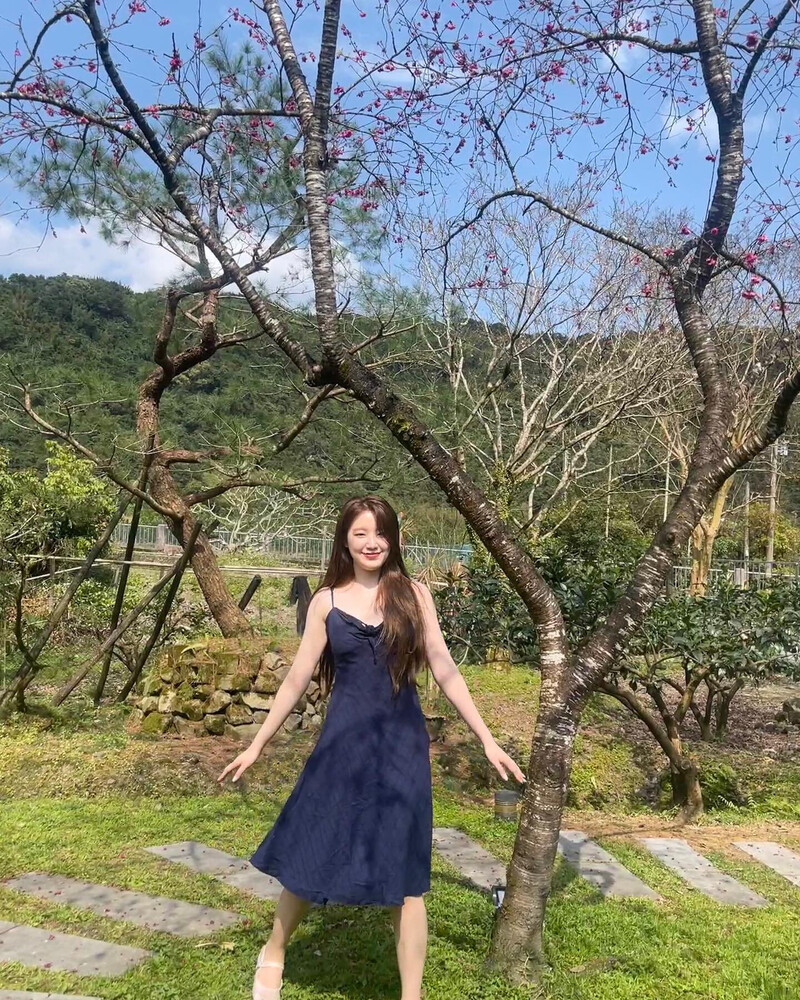 230327 (G)I-DLE Shuhua Instagram Update documents 4