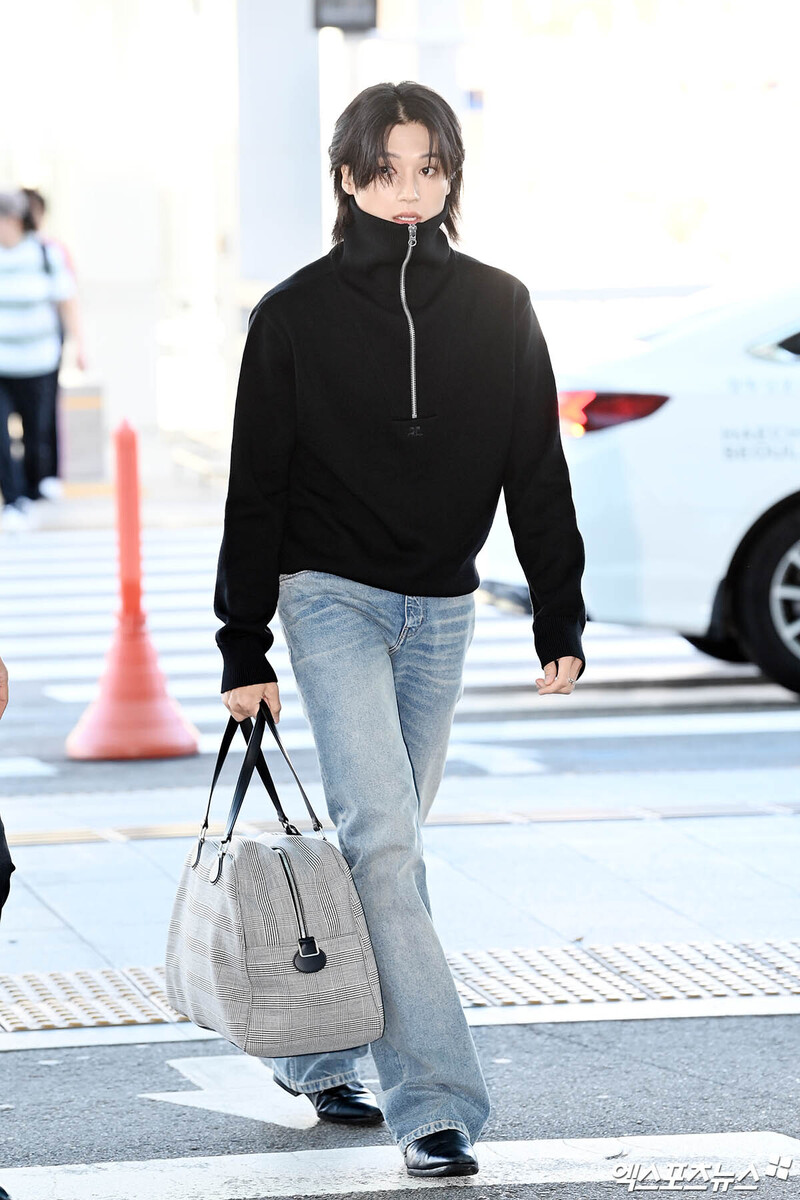 240924 ATEEZ Wooyoung at Incheon International Airport documents 7