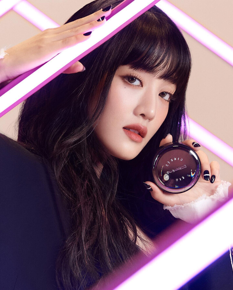 (G)-IDLE MINNIE for M.A.C Cosmetics 'STUDIO FIX Fluid Foundation and Cushion' documents 1