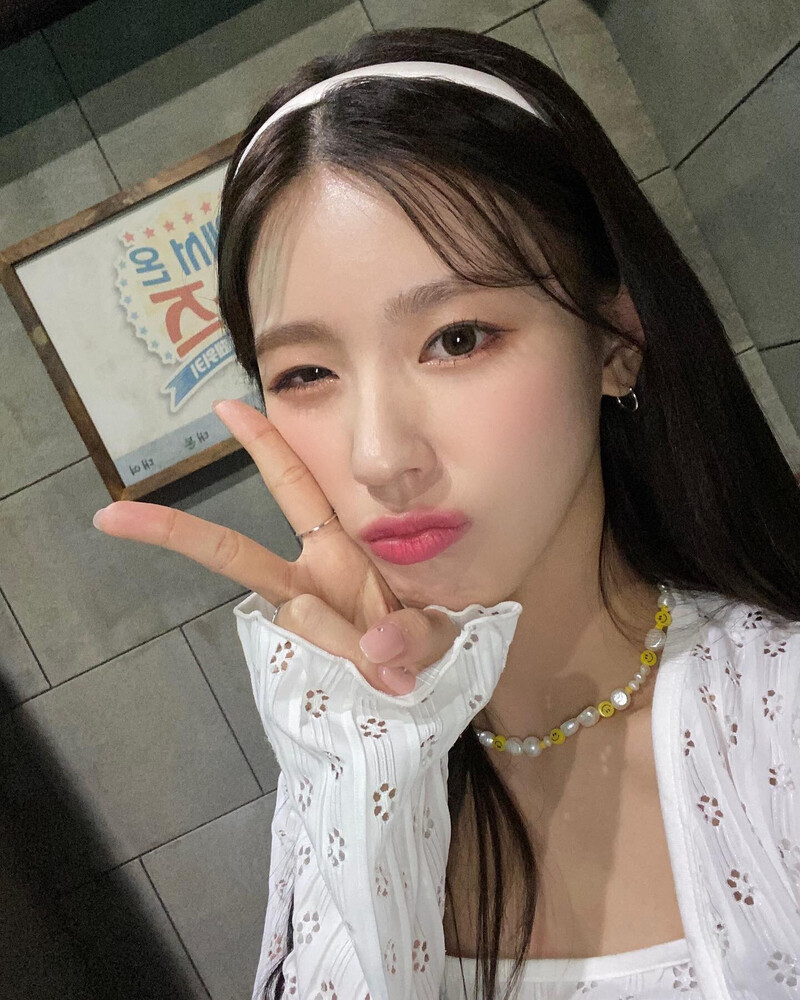 210722 (G)I-DLE Miyeon Instagram Update documents 3