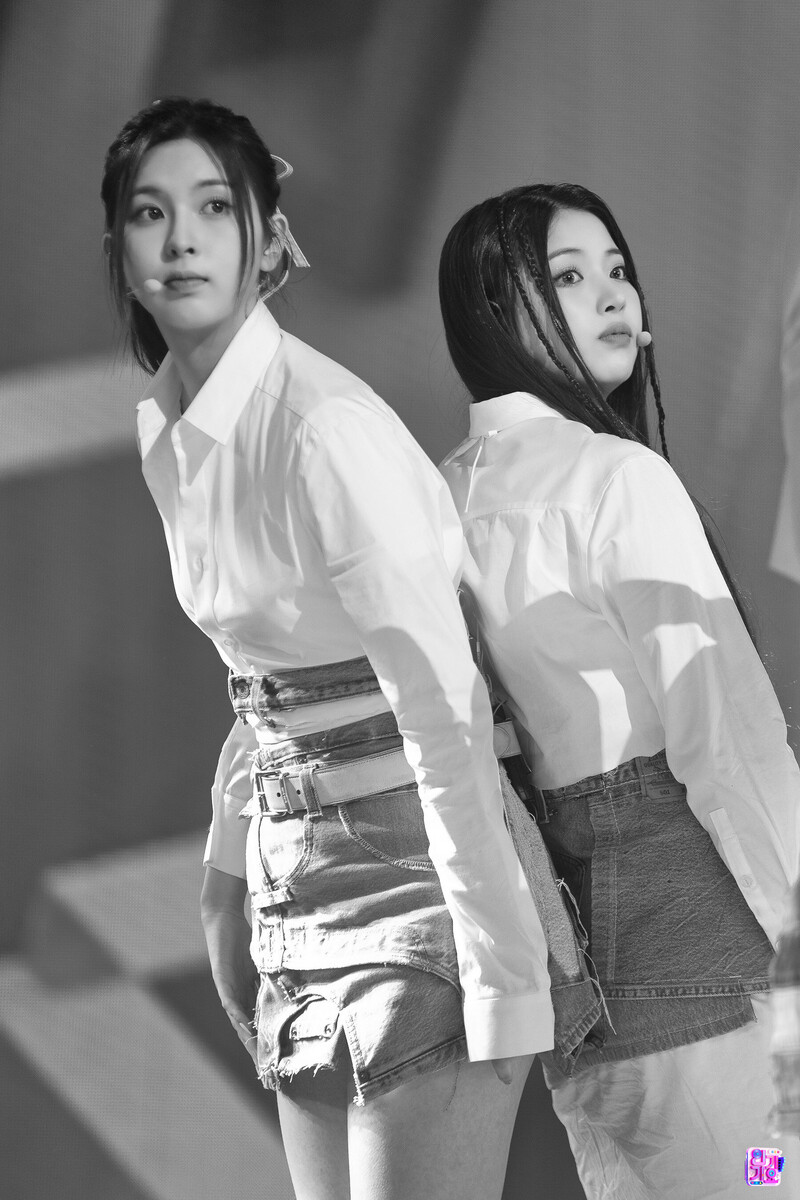 221023 NMIXX Jiwoo - 'DICE' at Inkigayo documents 5