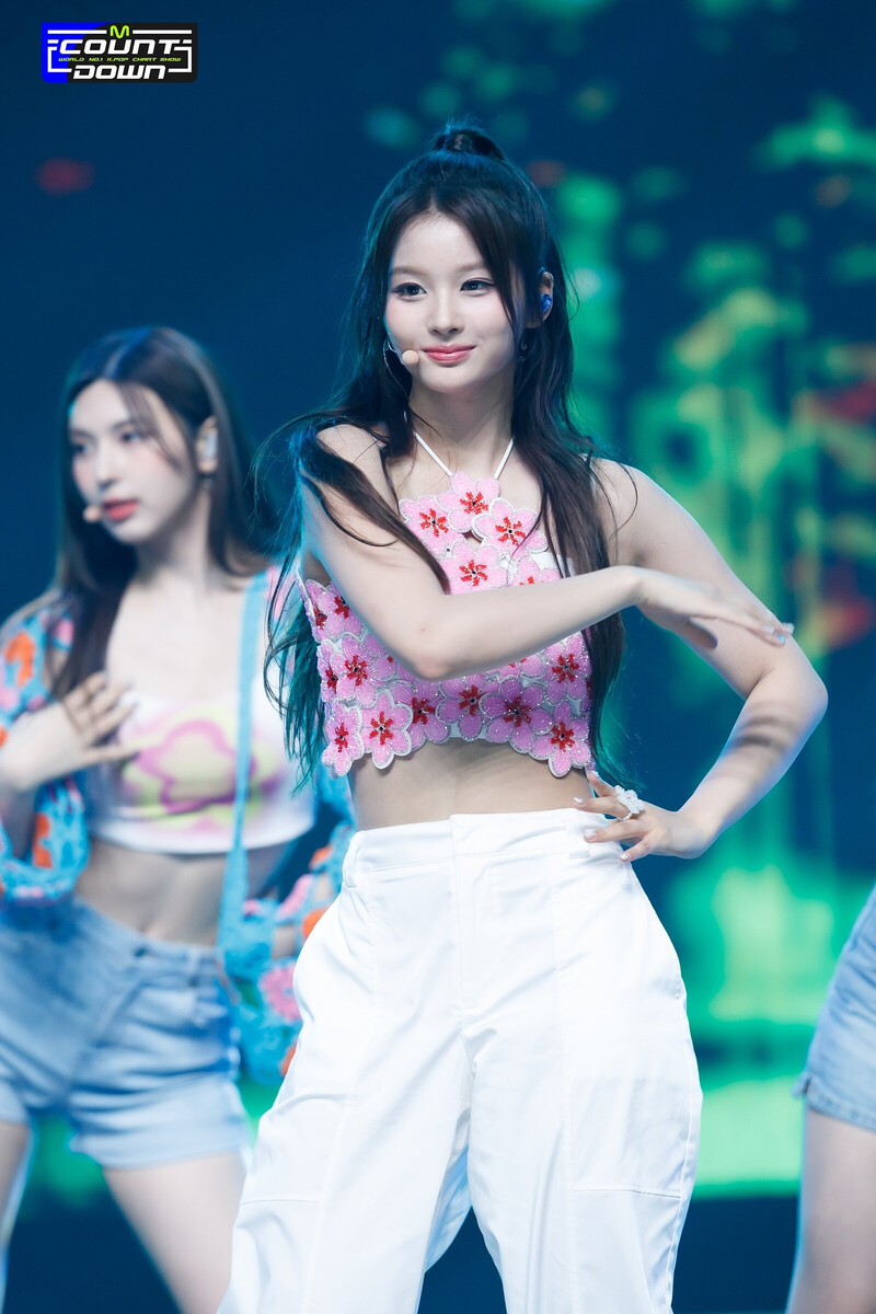 230727 NMIXX Sullyoon - 'Party O'Clock' at M COUNTDOWN documents 1