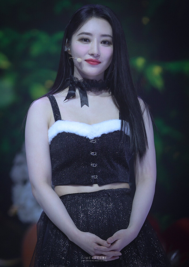 241224 Dreamcatcher SuA - '7 Doors of Christmas: A Lucky Encore' in Seoul Day 1 documents 1