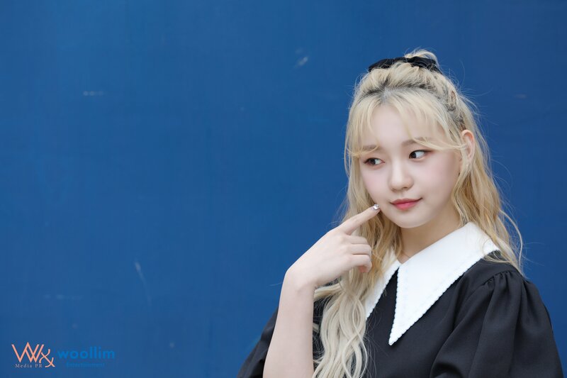 210531 WN Naver Post - Rocket Punch Interview Photos Behind documents 8