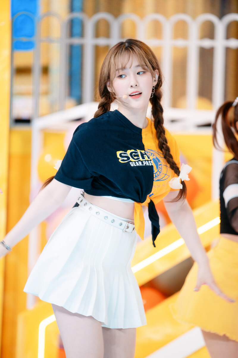 220703 Kep1er Chaehyun 'Up!' at Inkigayo documents 20