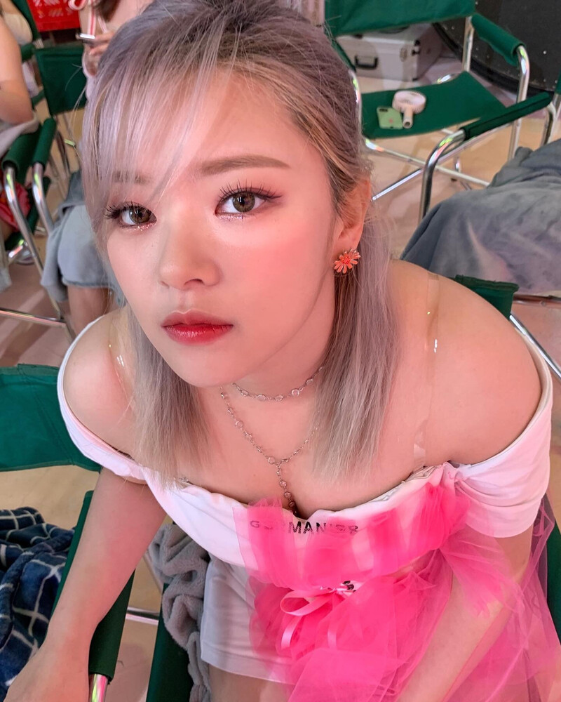 220815 TWICE Jeongyeon Instagram Update documents 1