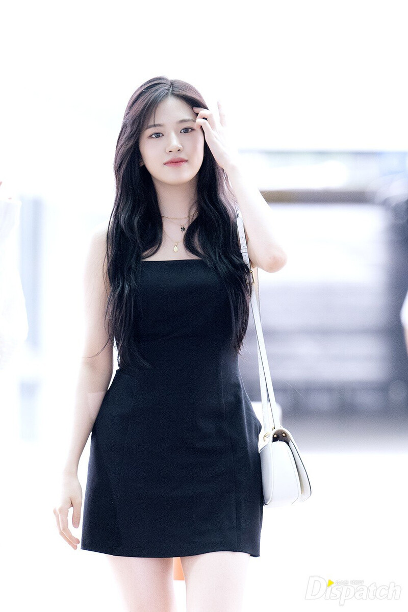 230707 IVE An Yujin at Incheon International Airport documents 3