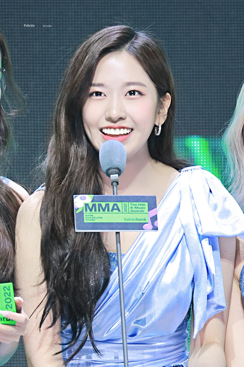 221126 IVE Yujin at Melon Music Awards documents 10