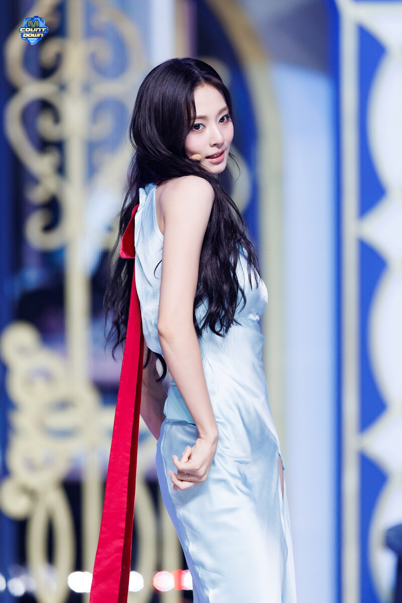 240912 TWICE Tzuyu - 'Run Away' at M COUNTDOWN documents 26