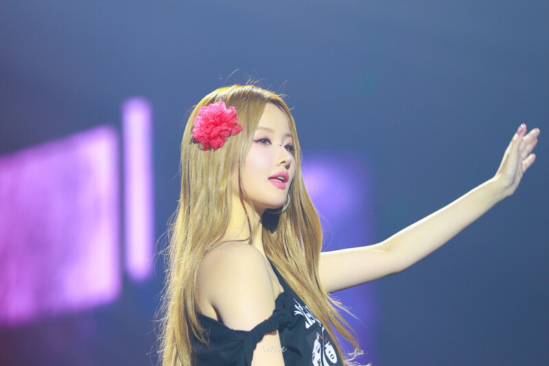 241027 KISS OF LIFE Belle - 1st World Tour 'KISS ROAD' in Seoul Day 2 documents 2