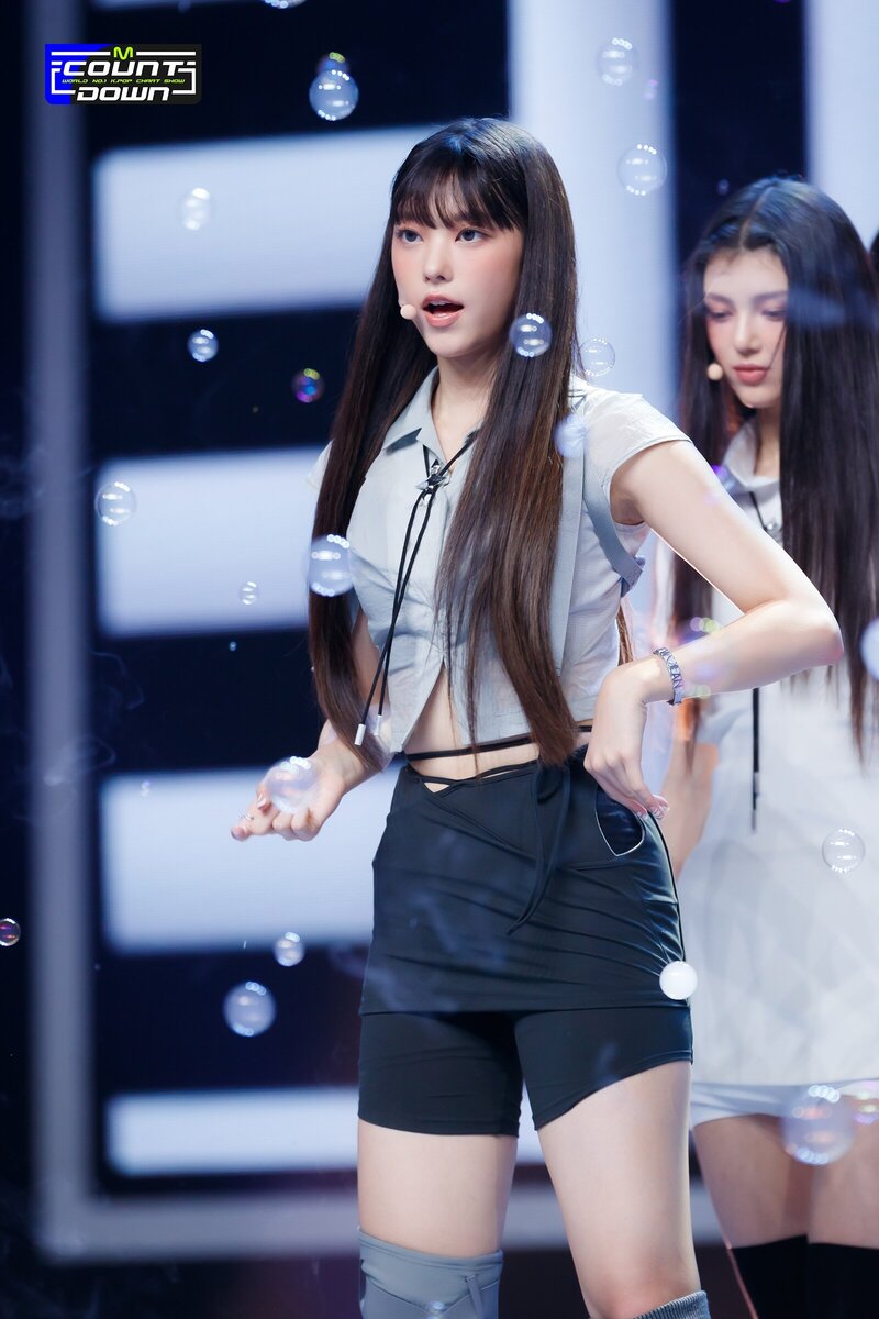 220804 NewJeans Haerin 'Cookie' at M Countdown documents 5