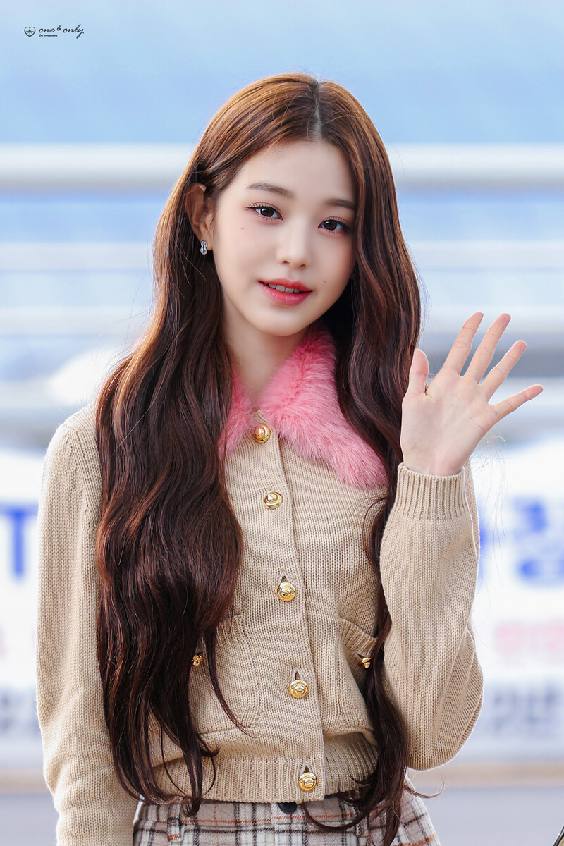 221014 IVE Wonyoung at Incheon International Airport | kpopping