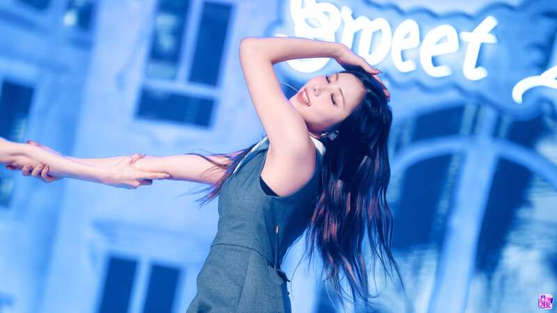 230226 PURPLE KISS Ireh - 'Sweet Juice' at Inkigayo documents 8