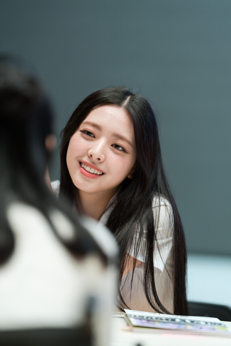 230831 ITZY Yuna - Soundwave Fansign Event documents 3