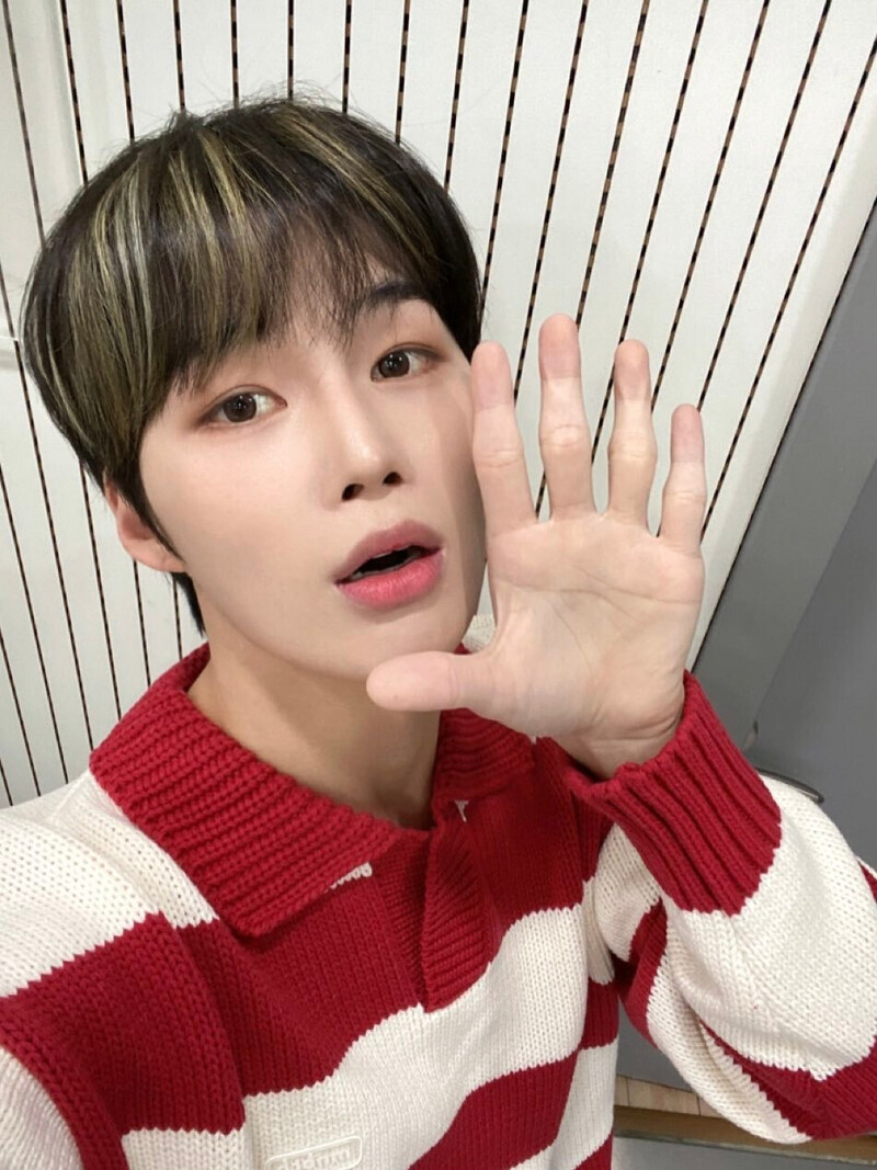 221221 NINE.i Twitter Update - Minjun documents 2