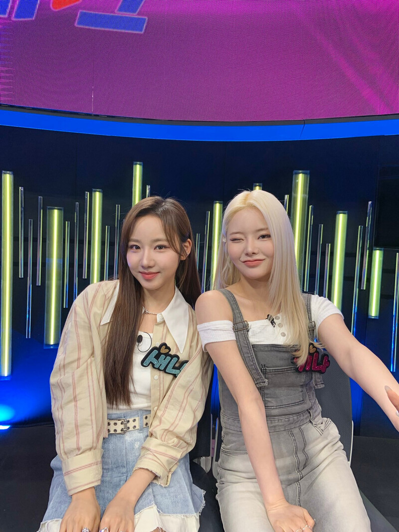 230530 FIFTY FIFTY Twitter Update - Saena & Keena documents 1