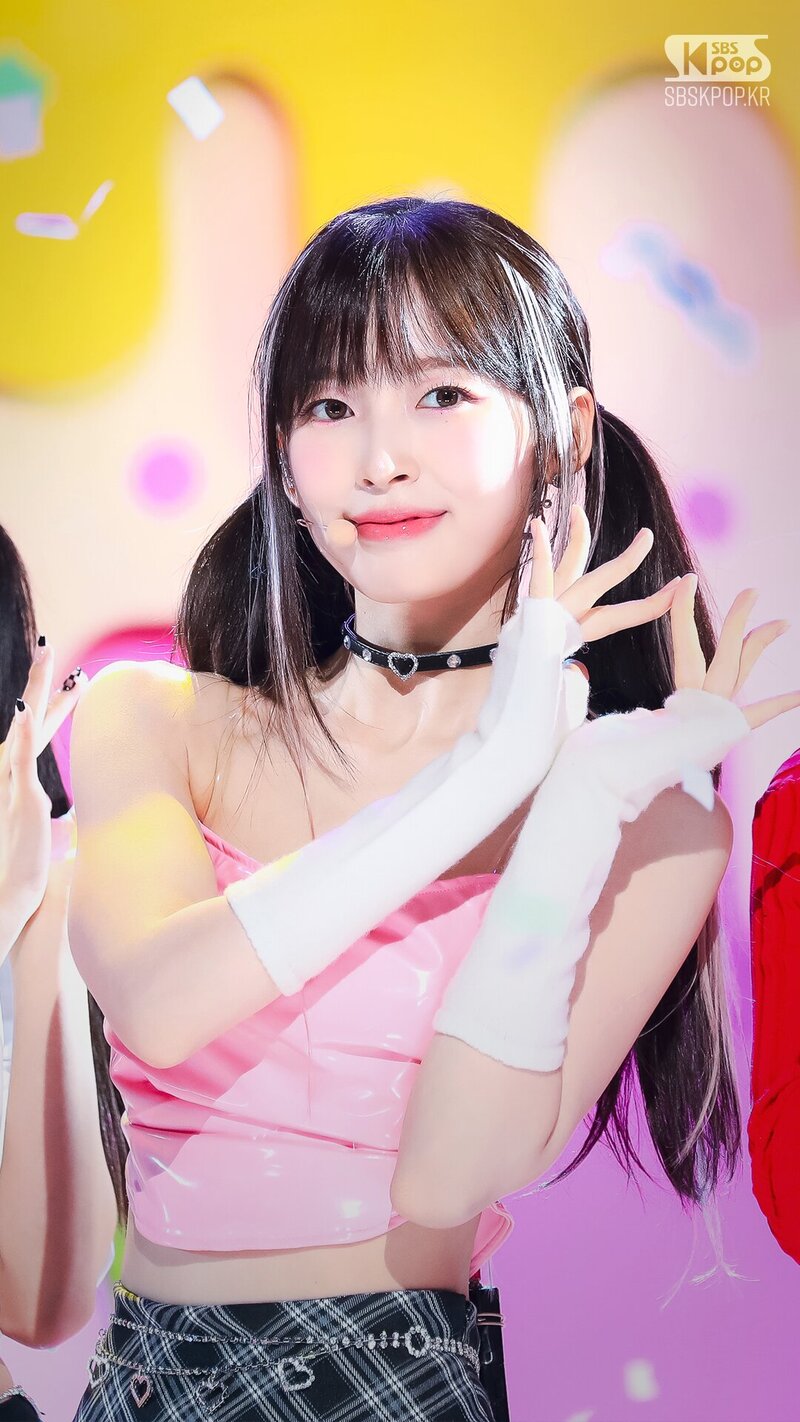 230730 OH MY GIRL Arin - 'Summer Comes' at Inkigayo documents 4