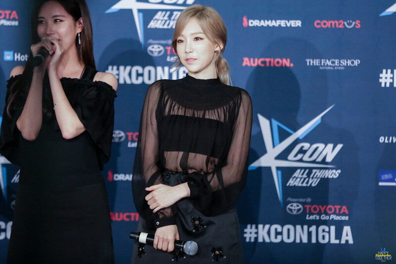 160731 Girls' Generation Taeyeon at KCON in LA documents 9