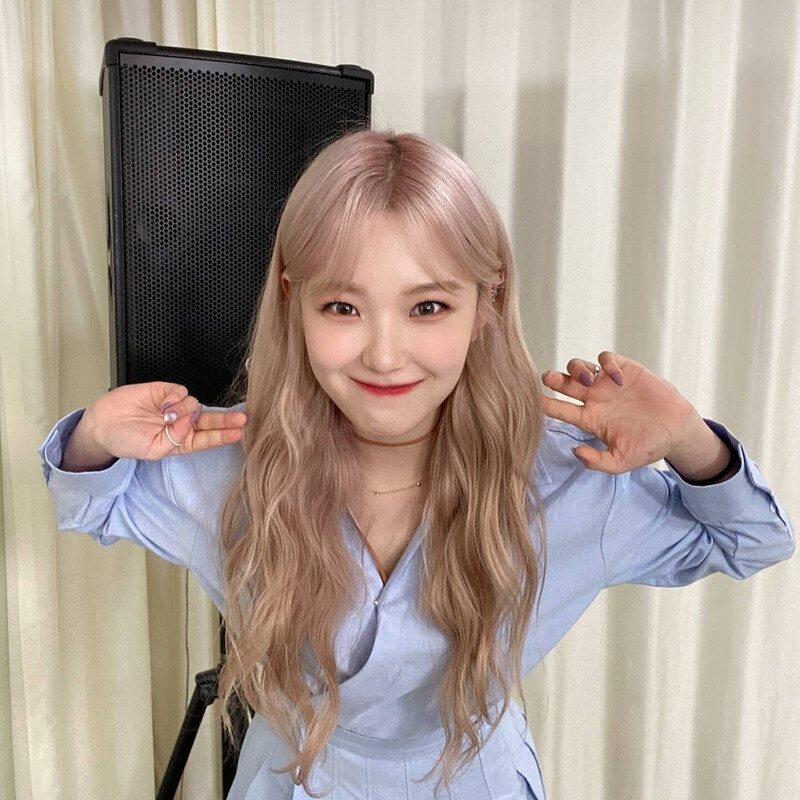 210523 fromis_9 Jiheon Instagram Update documents 2